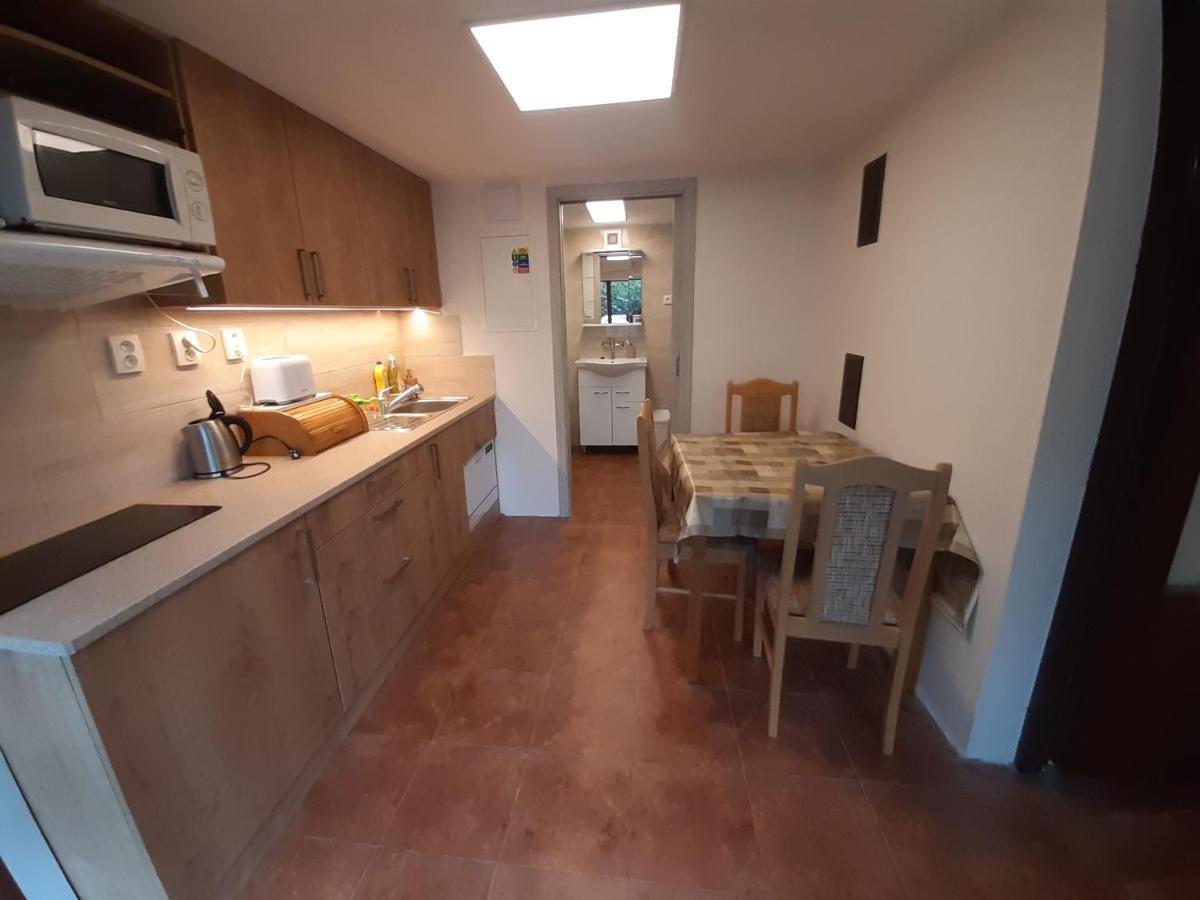 Holiday Home Zajicovi Rabyne Экстерьер фото