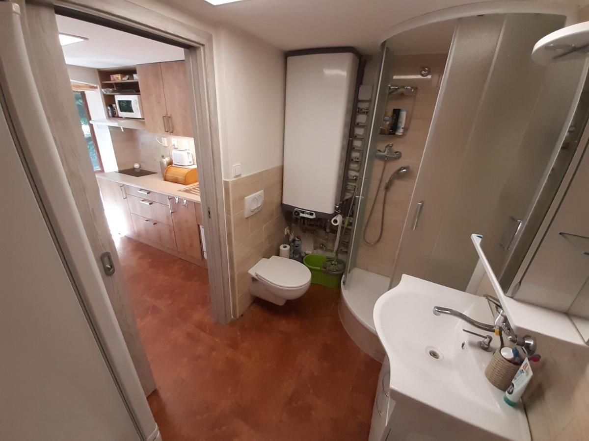 Holiday Home Zajicovi Rabyne Экстерьер фото